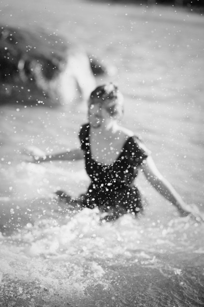 girls white dress splash wingaersheek beach documentary Massachusetts_family_photography Film_photographer_NH film_photography_new_england black_and_white_photography_Massachusetts_-2